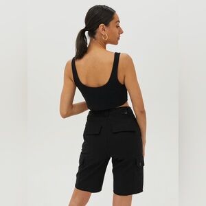 ARITZIA TNA Size 00 Dayton Cargo Shorts Long Black Cotton Lightweight Women